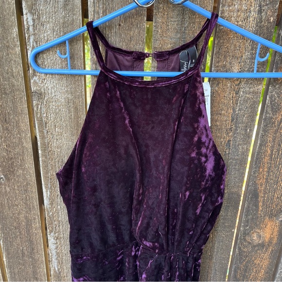 Speechless Dark Purple Crushed Velvet Key Hole Back Dress NWT Sz 9 - Picture 7 of 15